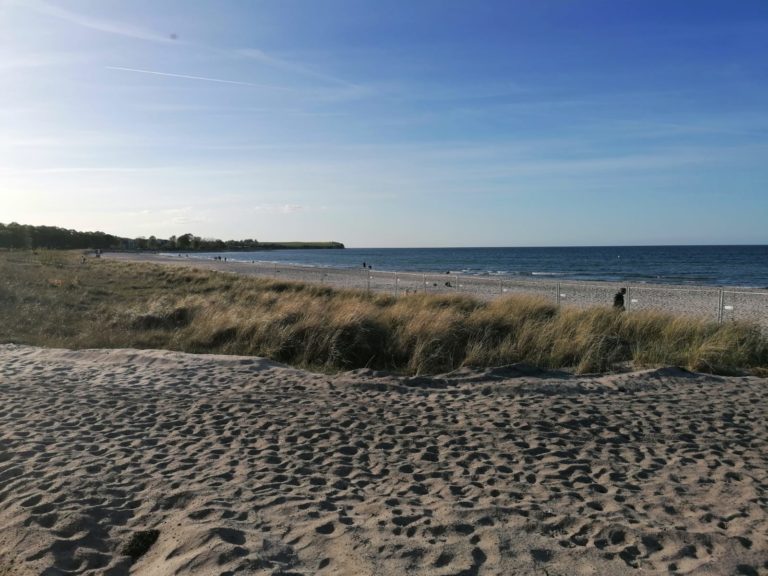 IMG-20220515-WA0000 – Hubertus Boltenhagen Sandy beach with dunes, sea and blue sky in the background.